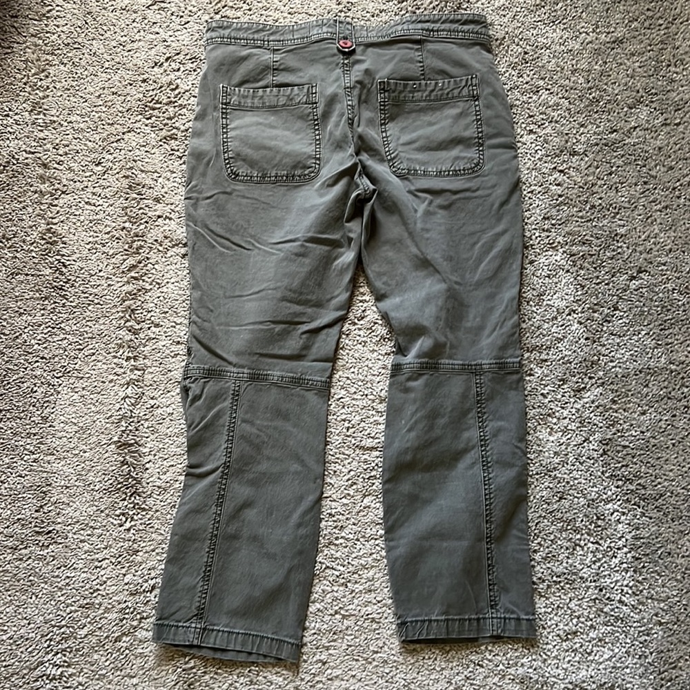 NWOT Anthropologie Wanderer Green Pants - 29P - Picture 7 of 10